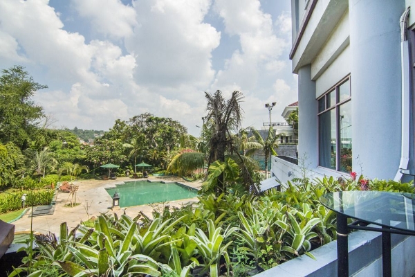 Grand Candi Hotel